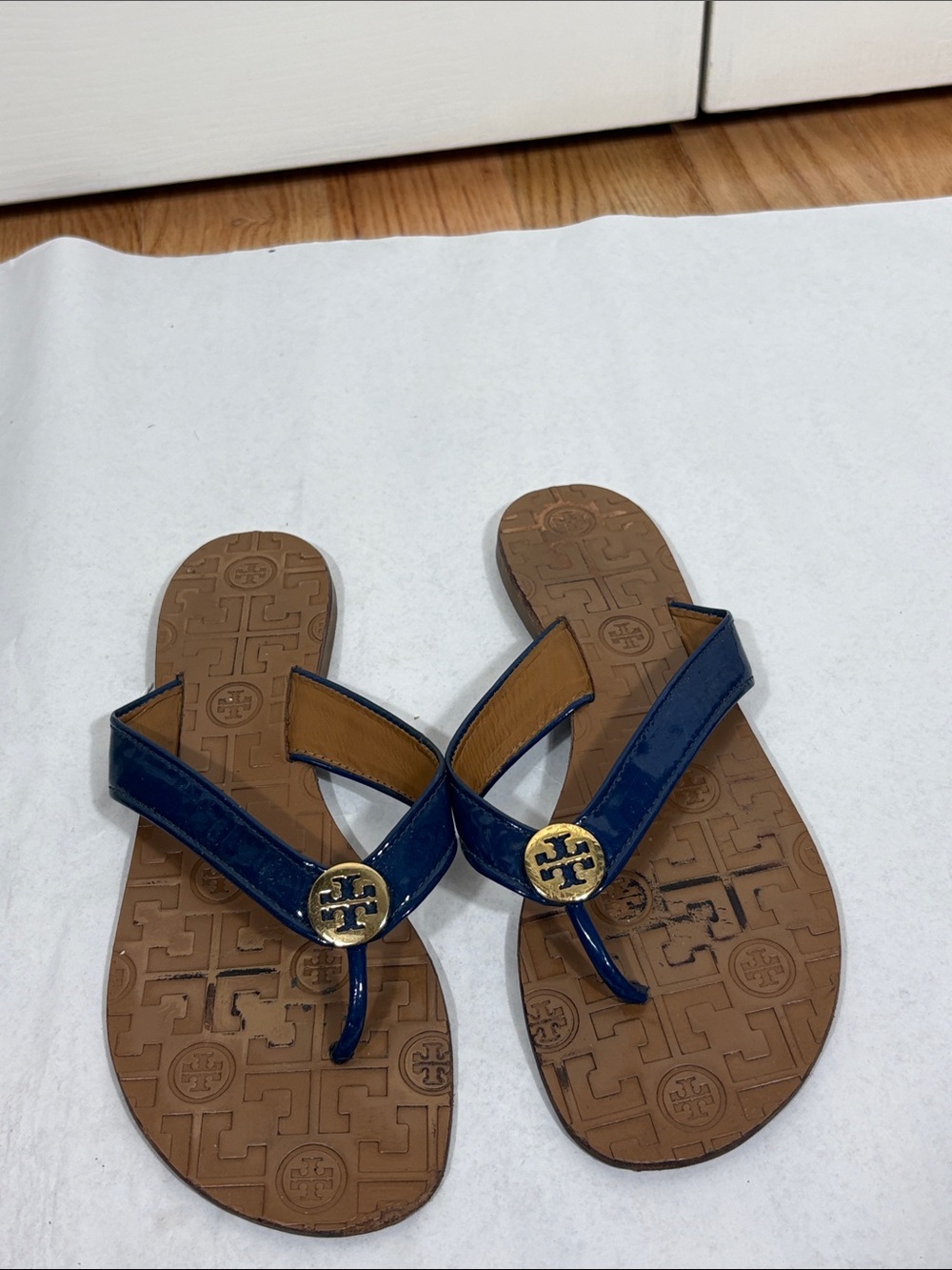 Tory Burch Navy Blue and Brown Logo Thong Sandals